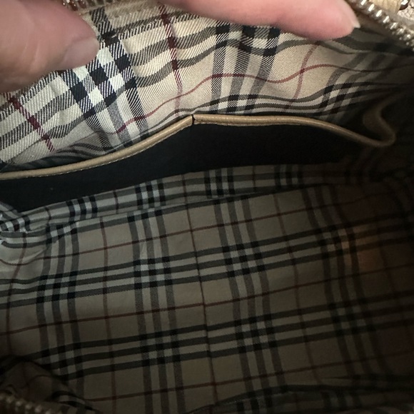 BURBERRY Leather Handbag with 2 side pockets EUC Silver hardware - Picture 11 of 15